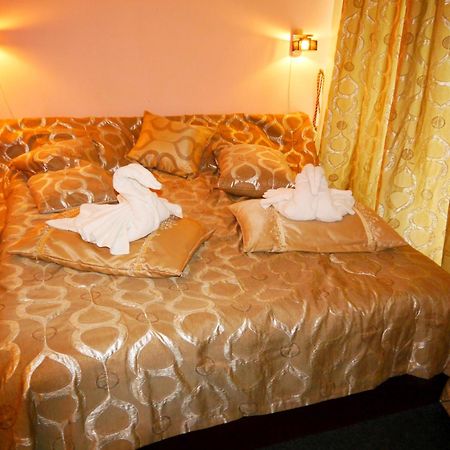 Kizhi Art Hotel ハルキウ エクステリア 写真