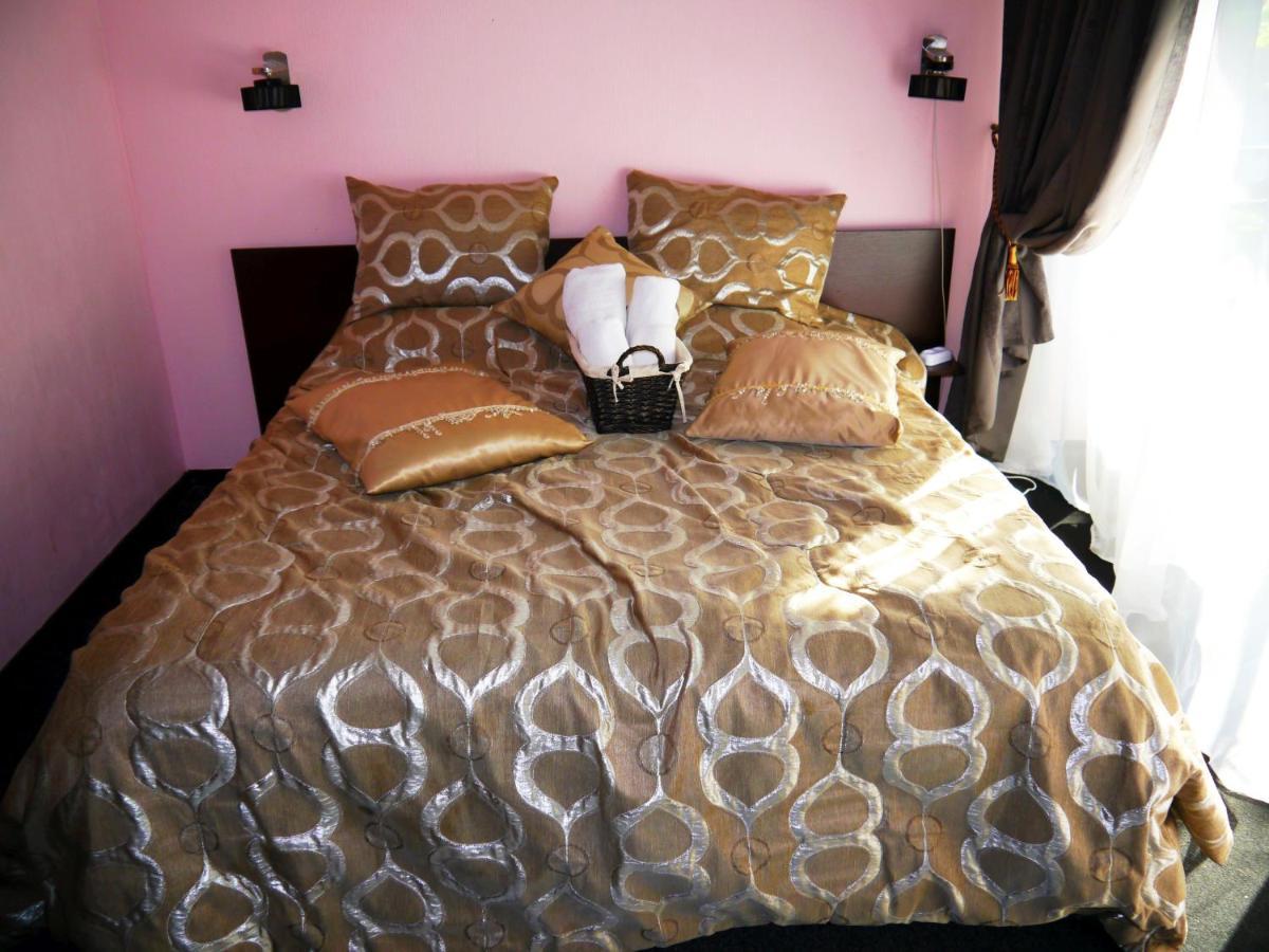Kizhi Art Hotel ハルキウ エクステリア 写真