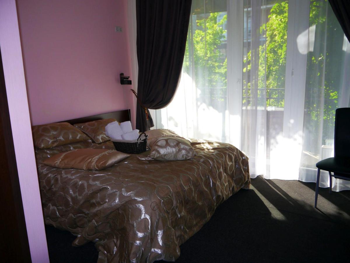 Kizhi Art Hotel ハルキウ エクステリア 写真