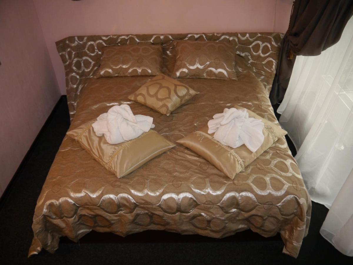 Kizhi Art Hotel ハルキウ エクステリア 写真